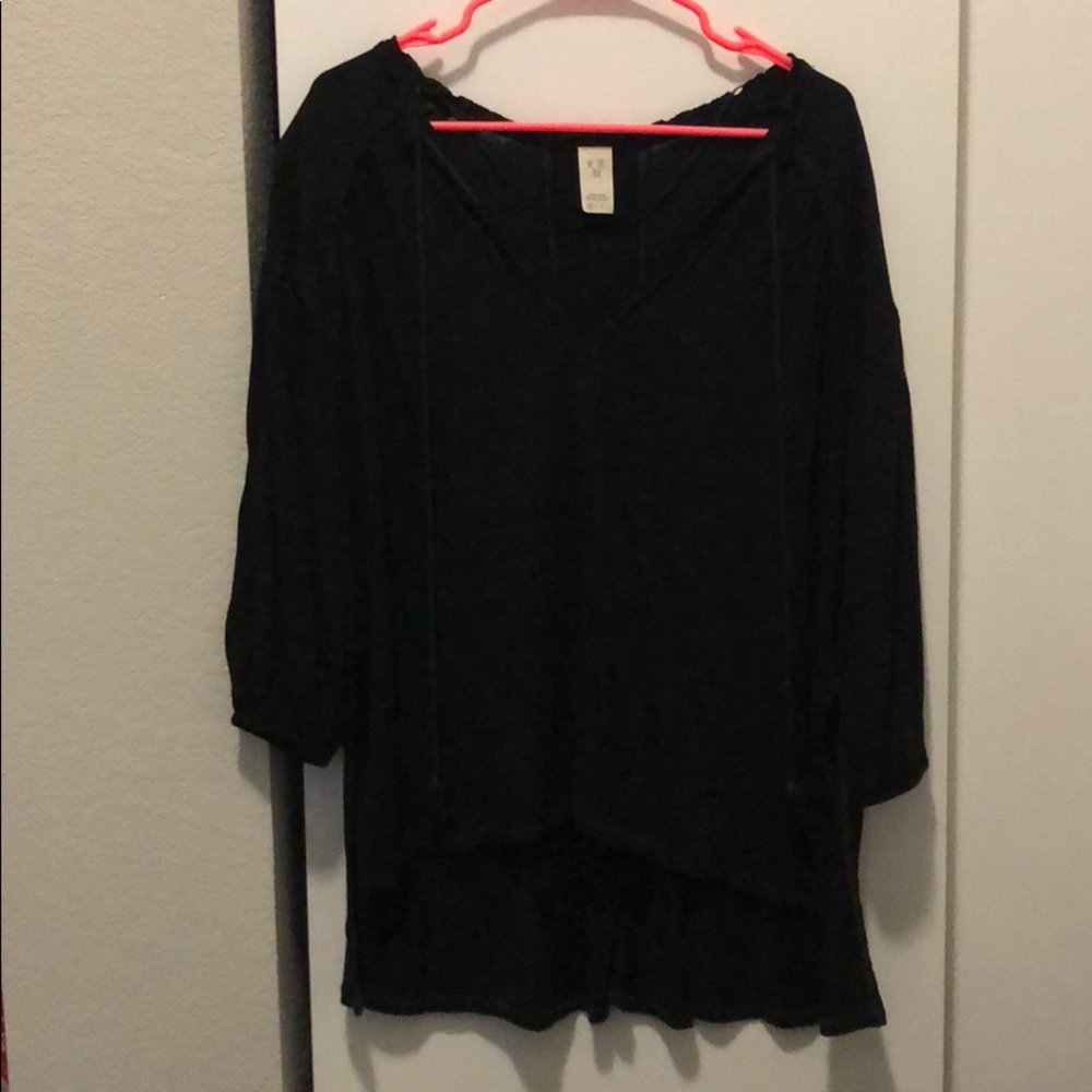 Black Quarter-Length Sleeve Blouse